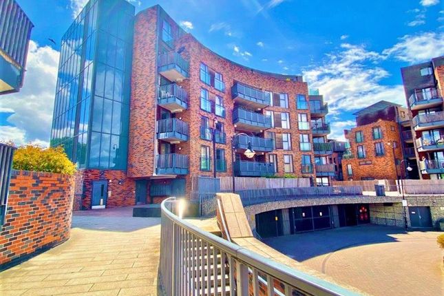 Flat for sale in Townhall Square, Dartford