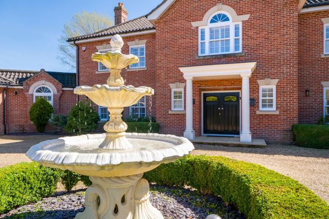 Oakwood Manor, West Harling Road, Norwich photo 3