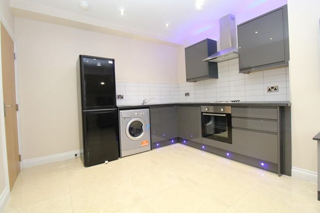 Terraced house to rent in Hyde Park Road, Leeds