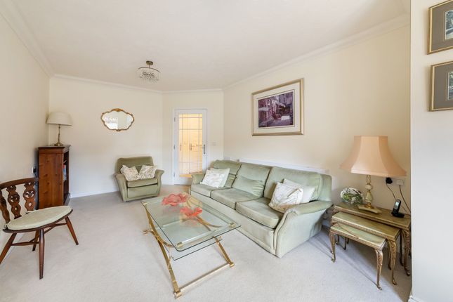 26 Albert Lodge, Abingdon photo 2