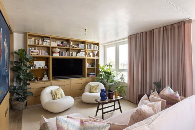 Flat for sale in Chelsea Towers, Chelsea Manor Gardens, Chelsea