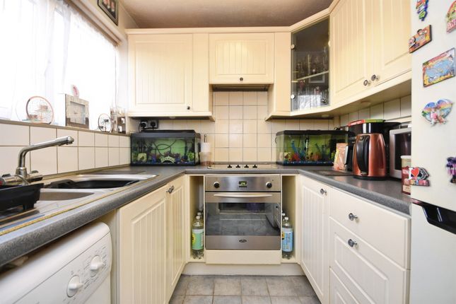 Flat 2, Springbok House, Heycroft Way, Chelmsford photo 3