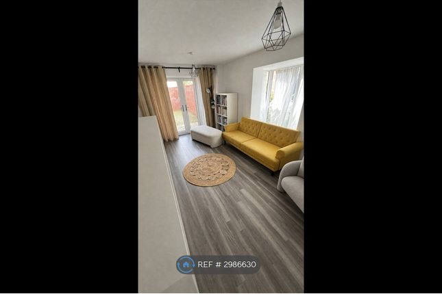 Victoria Drive, Glebe Farm, Milton Keynes photo 3