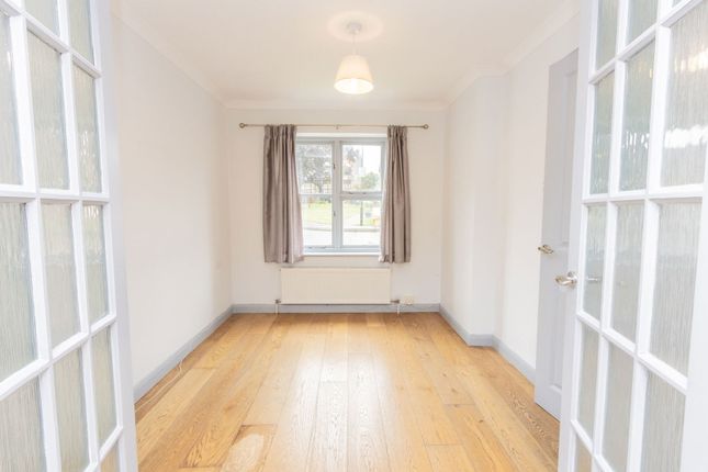 33, Rectory Fields, Cranbrook photo 3