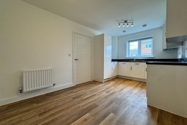 11, Kennick Way, Grantham photo 3