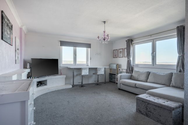 41, Manor Lea, Worthing photo 2