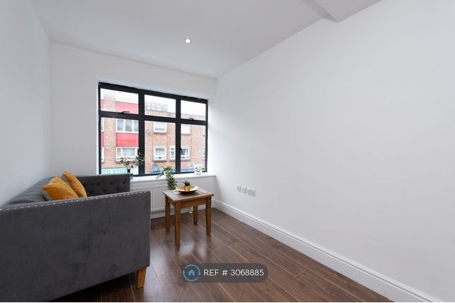 Flat, Hoxton Street, London photo 3