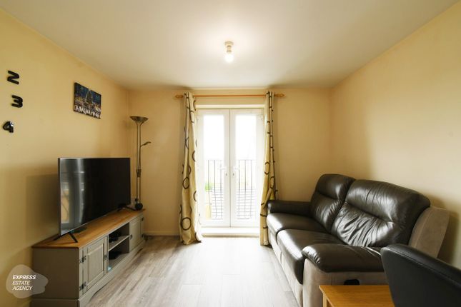 Flat for sale in Crackthorne Drive, Rugby