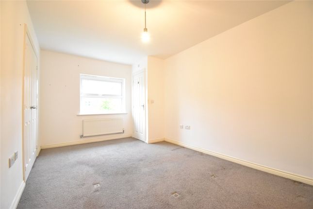 5, Sparrowhawk Way, Bracknell photo 4