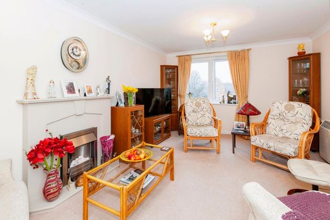 Flat for sale in Connaught Court, Windsor
