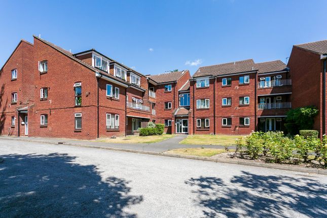 Flat to rent in Langley Road, Watford, Hertfordshire