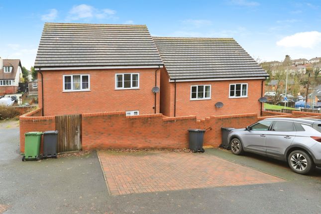 336, Chester Road North, Kidderminster photo 2