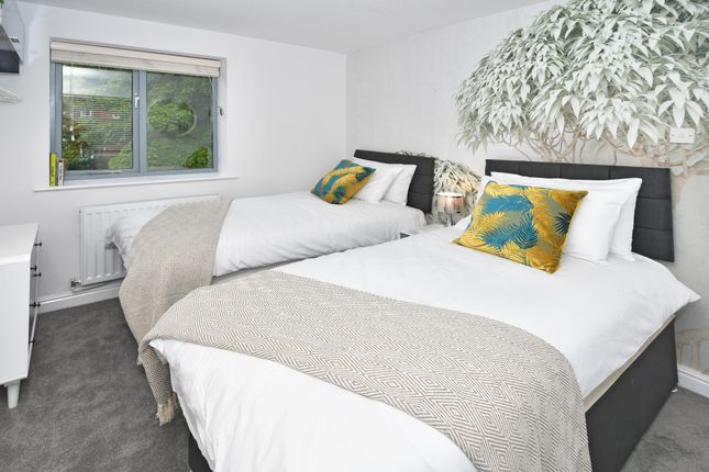 Twin Bedroom 