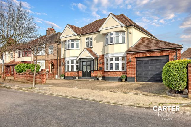 Detached house for sale in Rosslyn Avenue, Harold Wood