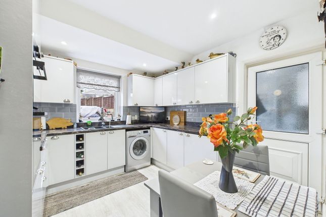 22, Ailescombe Road, Paignton photo 3