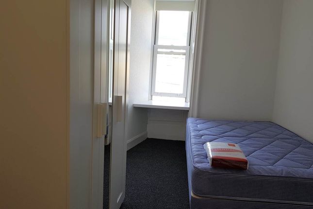 Flat to rent in Perth Road, Dundee