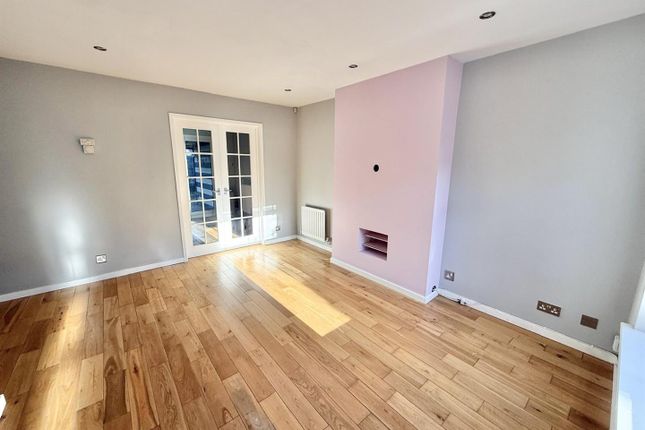 12, Studland Close, Mansfield photo 2