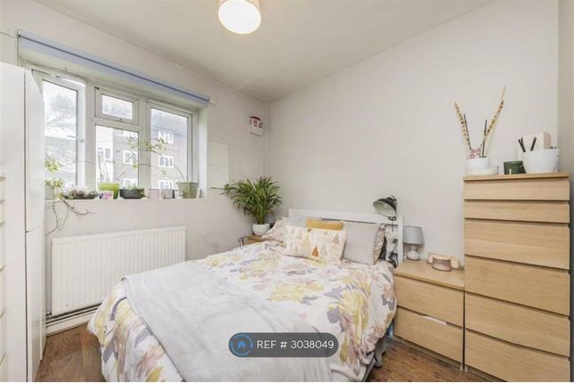 Flat, Parrington House Oaklands Estate, London photo 5