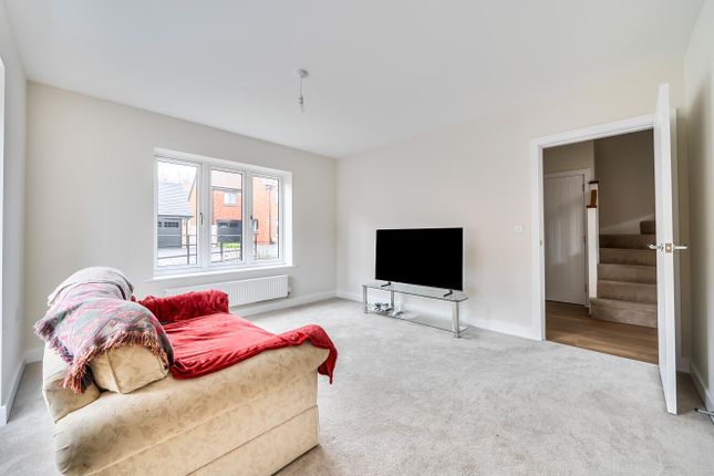 10, Silentwood Road, Eastleigh photo 2
