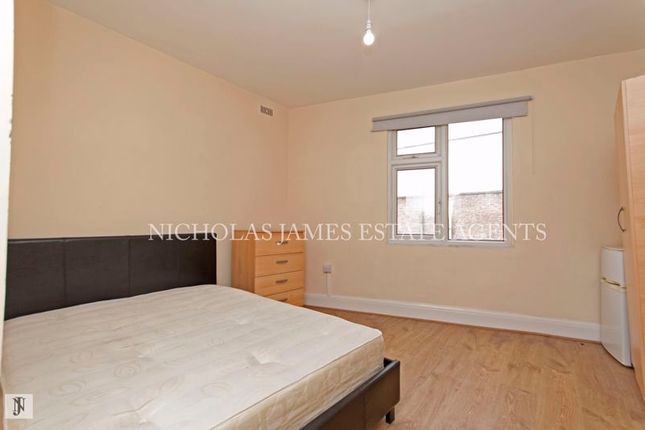 Thumbnail Room to rent in The Broadway, High Road, Wood Green, London