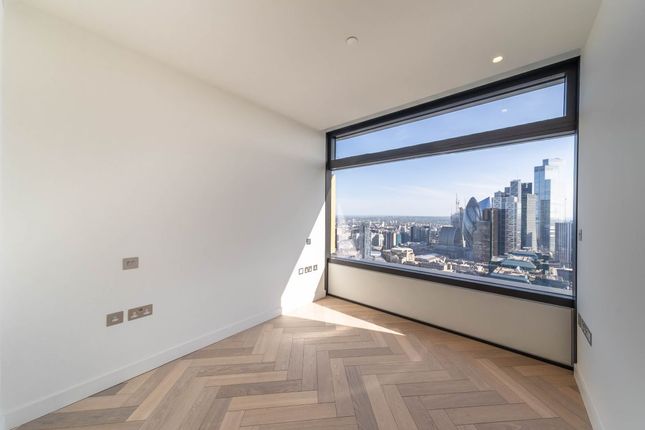 Flat for sale in Principal Tower, London