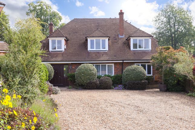 4, Heath Ridge Green, Surrey photo 2
