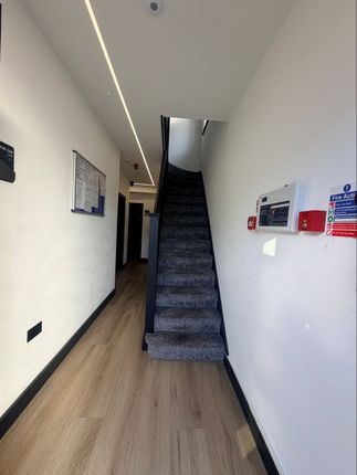 12, Bishop Ken Road, Greater London photo 2