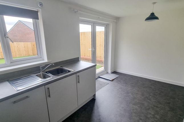 11, Tasker Way, Haverfordwest photo 3