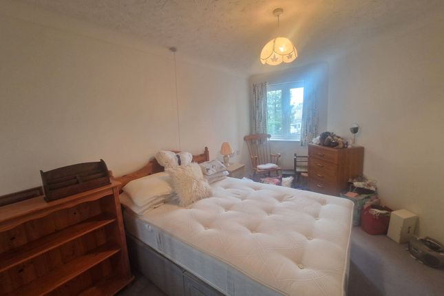 5 Admirals Court, Rolle Road, Exmouth photo 4