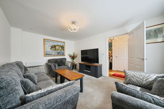 2, Walkers Drive, Frome photo 4