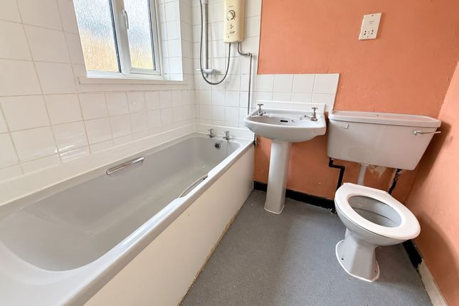 39 Springfield Street, Darwen photo 4