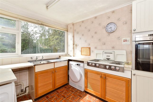 Burne Avenue, Wickford photo 3