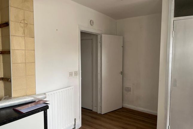 63, Haydons Road, London photo 5