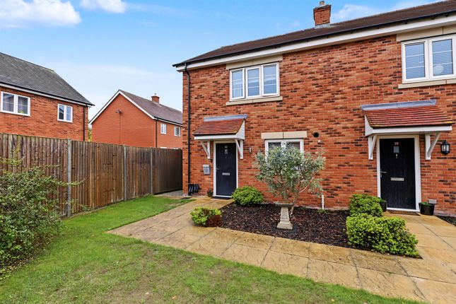 2-bed semi-detached on Tun Furlong, Leighton Buzzard, £375,000