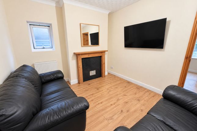 Harrington Drive, Nottingham photo 2