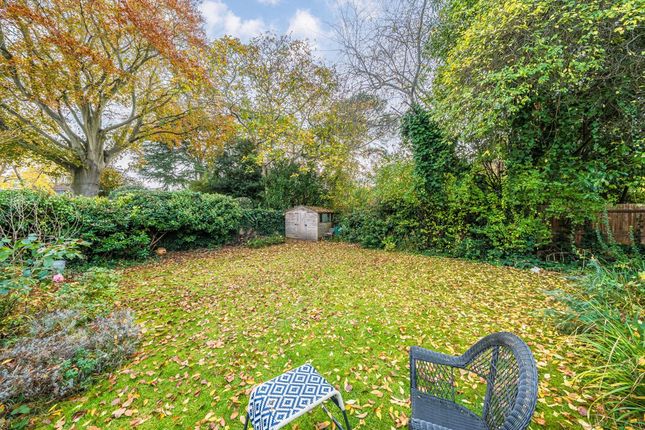 Waldegrave Gardens, Strawberry Hill photo 4