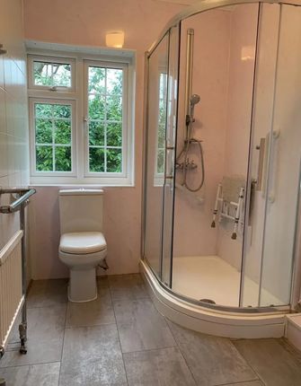 Etchingham Park Road, London photo 5