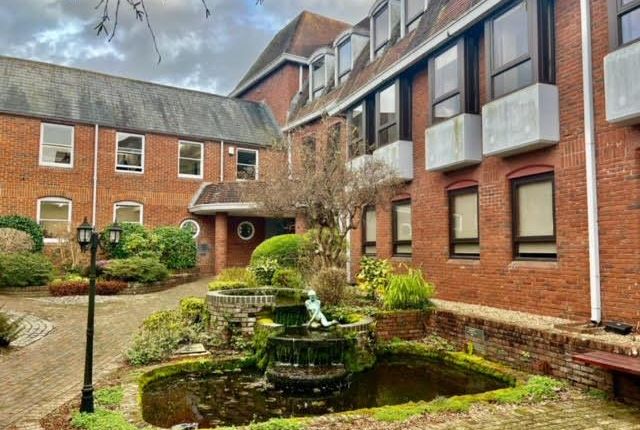 Office to let in Suite 4, St Johns Court, Easton Street, High Wycombe, Bucks