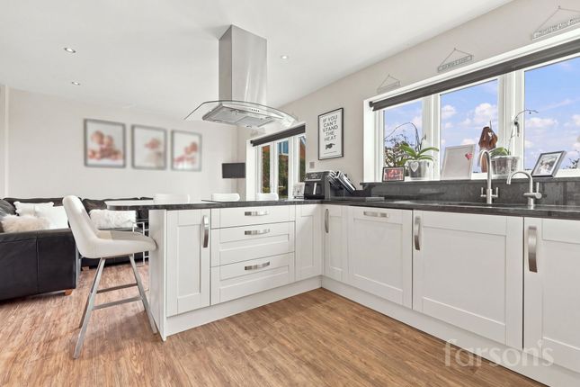 24 Leafy Way, Brentwood photo 2