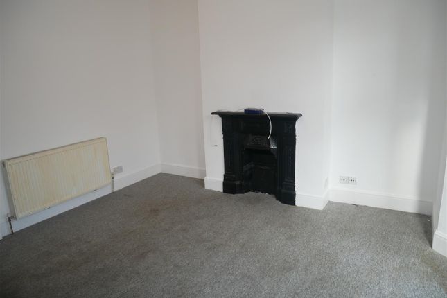 3, Ravenshurst Avenue, Hendon photo 3