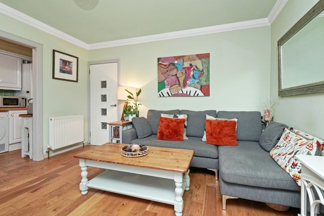 4/2 Grantully Place, Edinburgh, EH9 1SQ photo 4