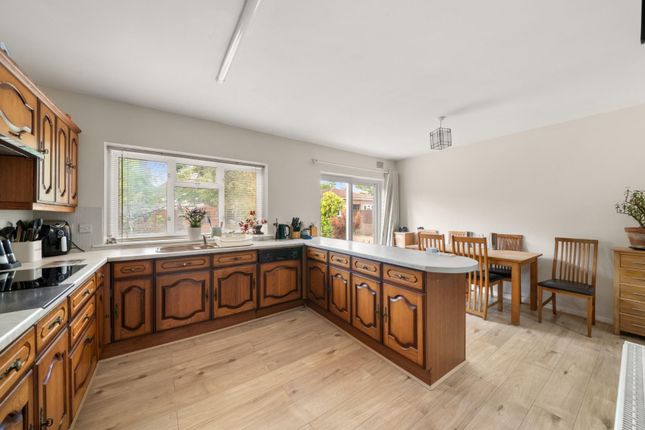 30, Shelley Crescent, Southall photo 4