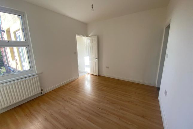 25, Slatin Road, Rochester photo 2