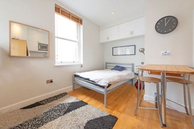 Flat 3, 62A, Fleet Street, London photo 2