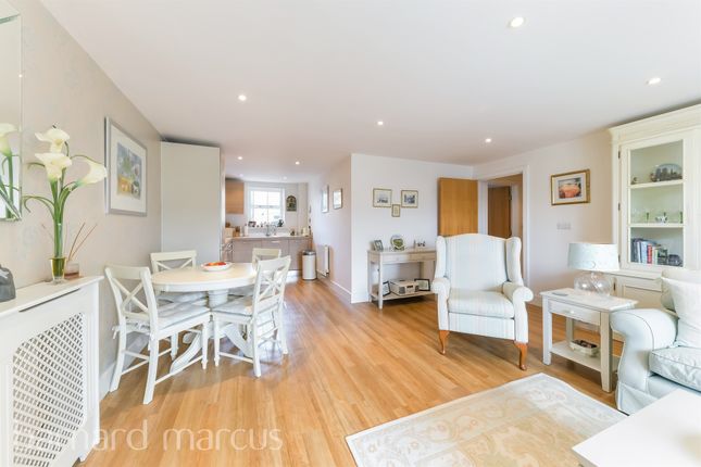 Flat for sale in Linkfield Lane, Redhill