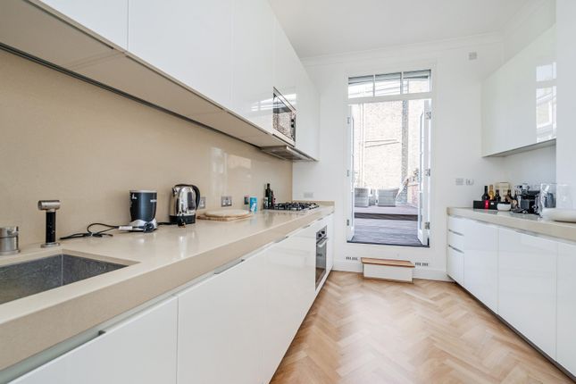 Maisonette to rent in Neville Street, London