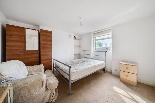 Clapham Road, Oval photo 3