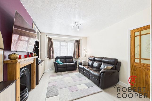 5, Lea Crescent, Ruislip photo 2
