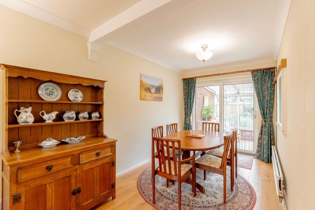 10 Cedar Drive, Lowestoft photo 4