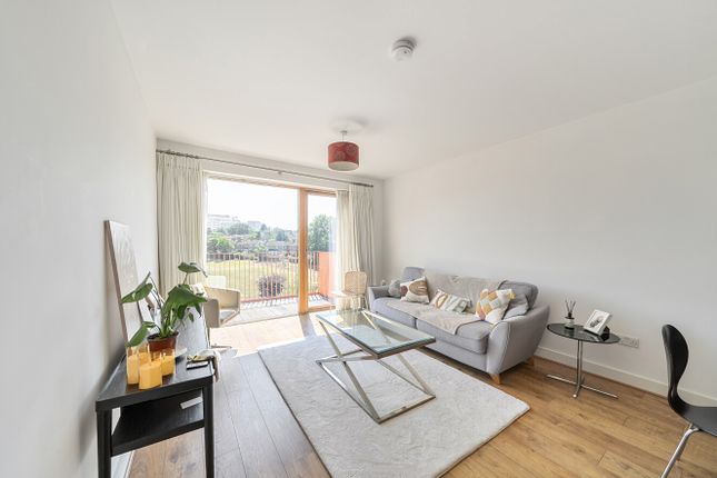 Flat 306, Eleanor House, 44, Dora Carr Close, Oxford photo 2